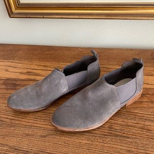 G H.Bass Suede Booties Low Boots Closed shoe Brown woman’s shoes size 7